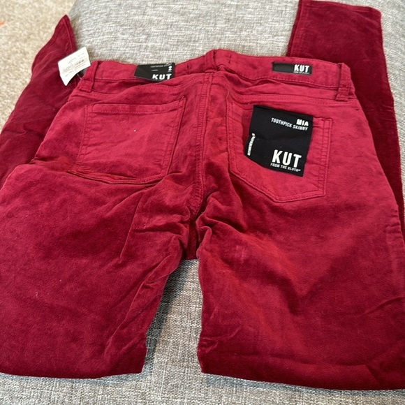 Kut from the Kloth MIA Skinny Jean in Plum - Picture 12 of 12